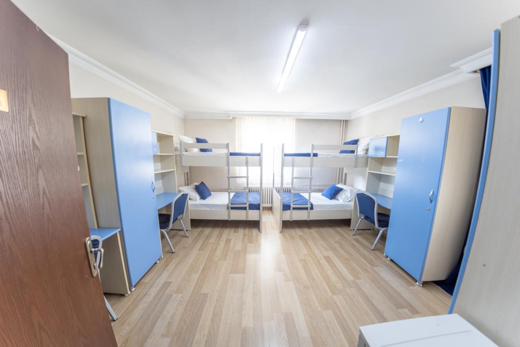 Dört kişilik odalar banyo wc-li